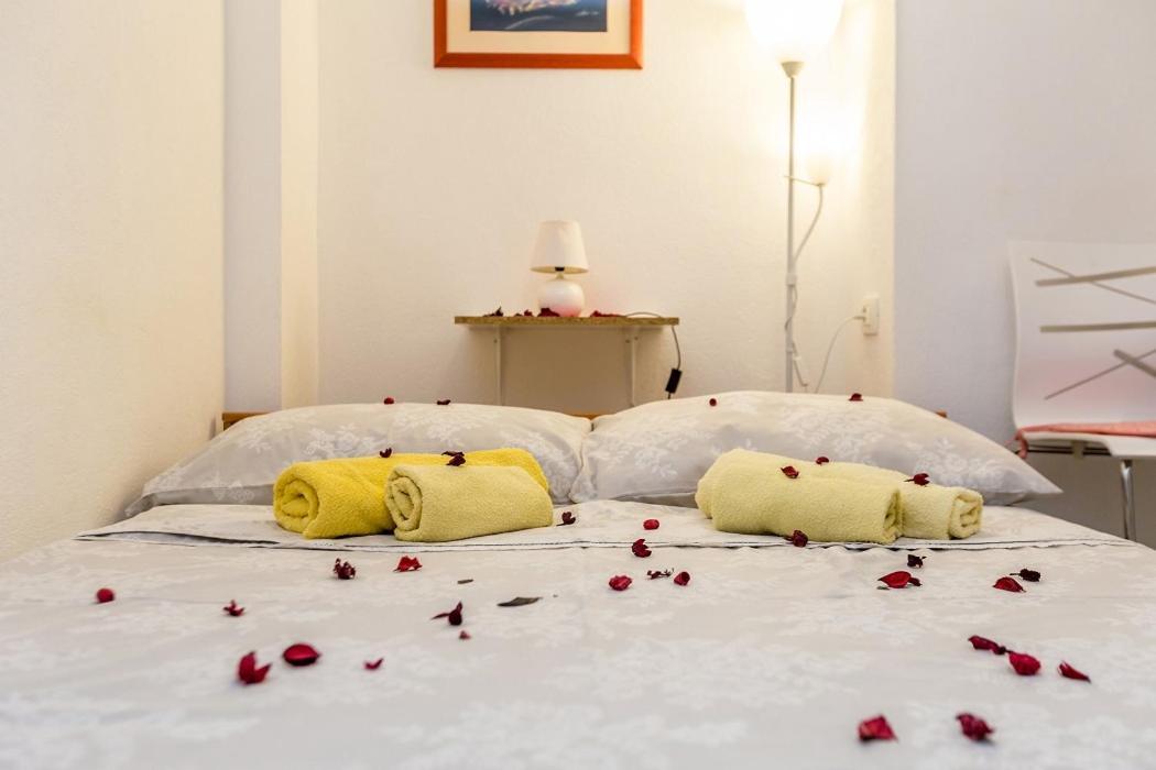 Studio Apartman U Kuci S Bazenom Башка Екстер'єр фото